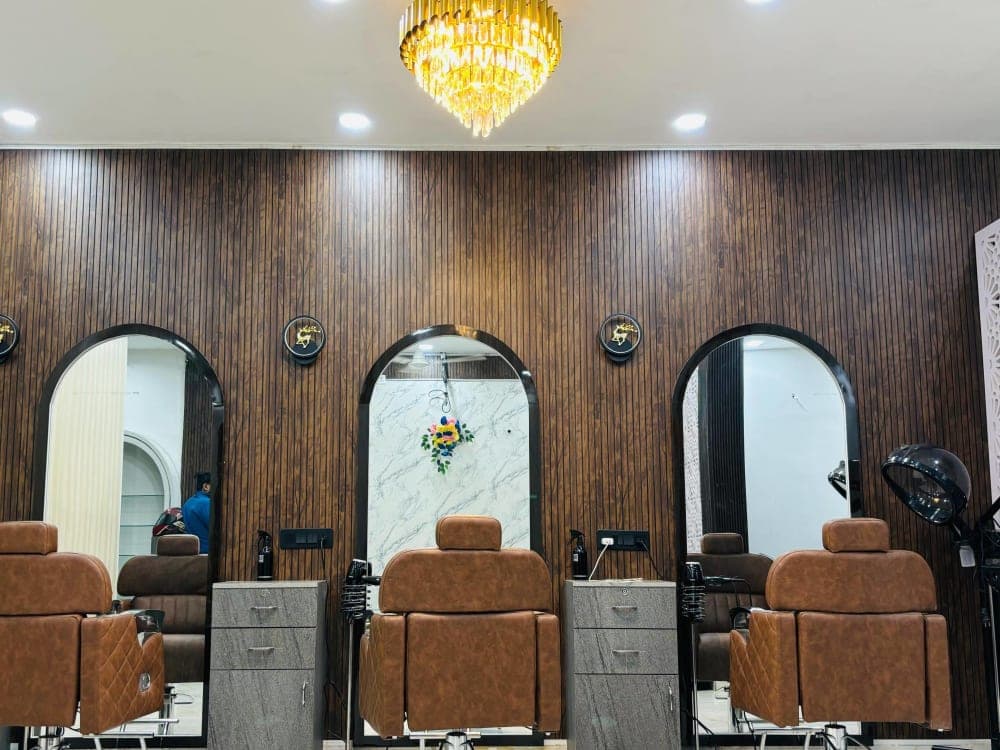The Grand Aura Unisex Salon And Academy in Gorakhpur